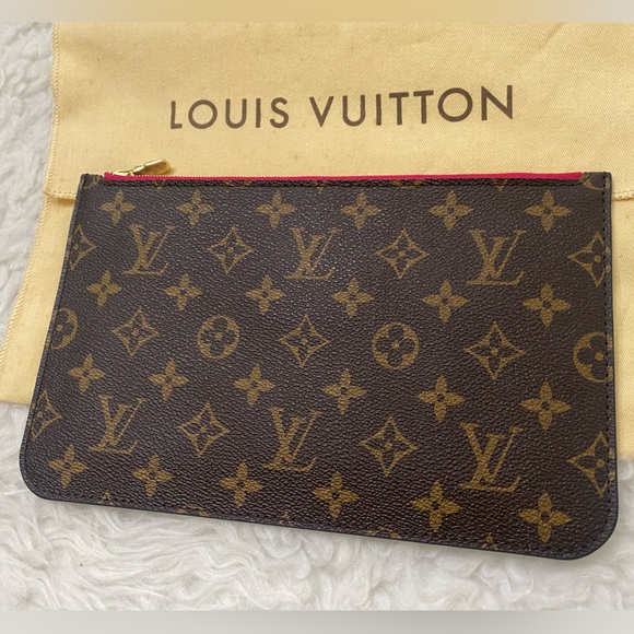 2021 LV NEVERFULL MM POUCH Monogram LIKE NEW CONDITION - Picture 11 of 13